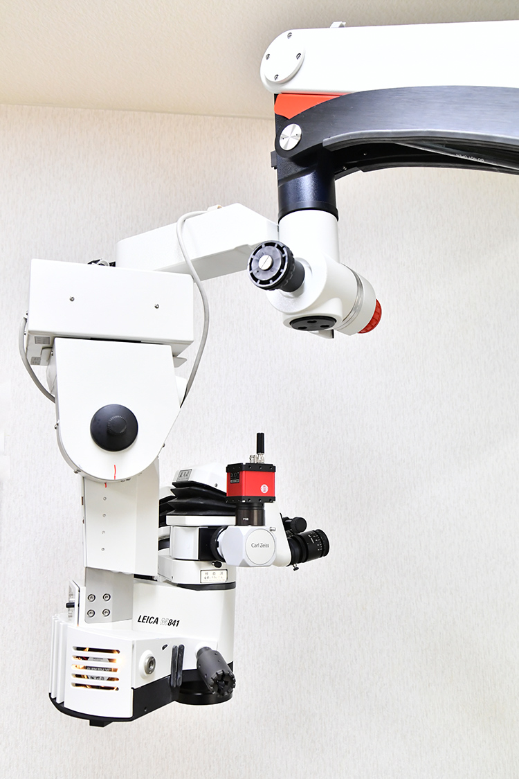 ライカ M841可搬型手術用顕微鏡