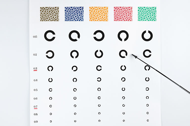 視力が低下する原因